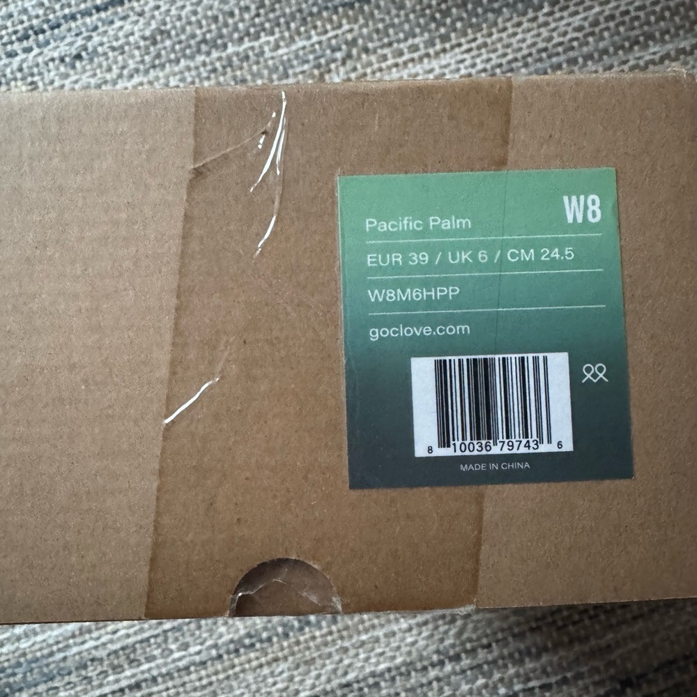 Pacific Palm W8 Nursing Sneaker
